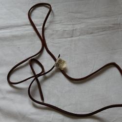 1  lacet cuir pour &eacute;tui de colt ou couteau US M3   1,20cm   ( 13 )