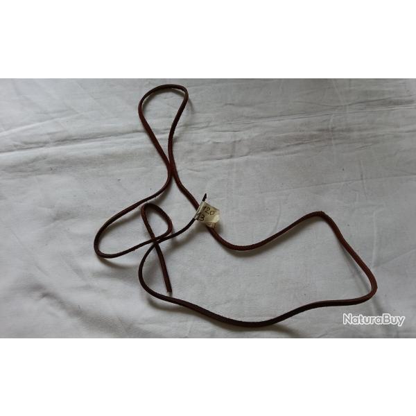 1  lacet cuir pour �tui de colt ou couteau US M3   1,20cm   ( 13 )