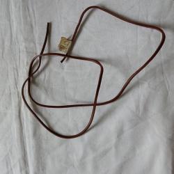1  lacet cuir pour &eacute;tui de colt ou couteau US M3   1,05m   ( 23 )