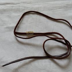 1  lacet cuir pour &eacute;tui de colt ou couteau US M3   1m   ( 5 )