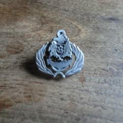 pins singapour navy
