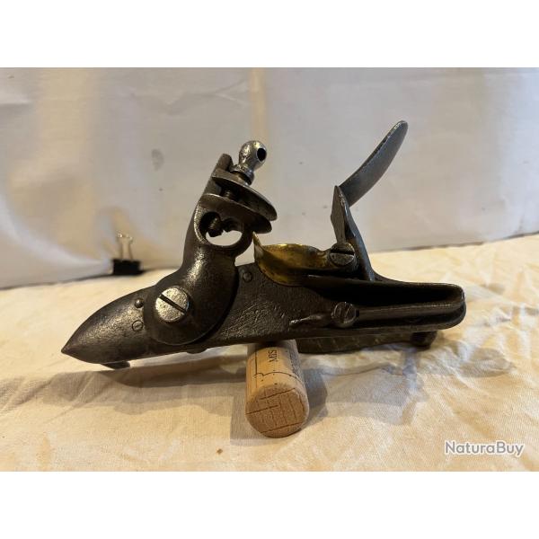 une platine a silex  pour fusil r�glementaire du model 1822