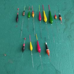 LOT 13 FLOTTEURS CONCOURS JAMAIS UTILISES