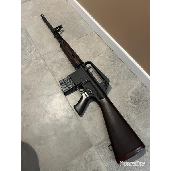 AR-10 Armalite du Second Essai de l'Arm�e Hollandaise (1959-1961) Neutralis� +(culasse manoeuvrable)