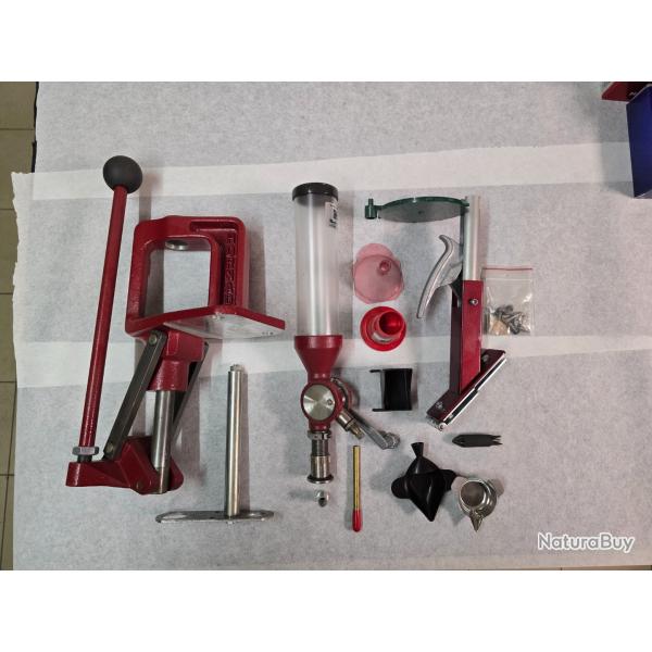 Presse LEE Hornady Loxk and load classic avec divers elements