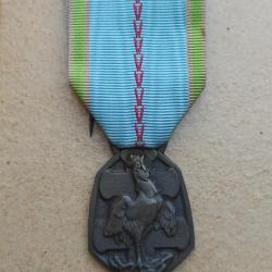 MEDAILLE REPUBLIQUE FRANCAISE GUERRE 1939-1945  CROIX DE LORRAINE  COQ