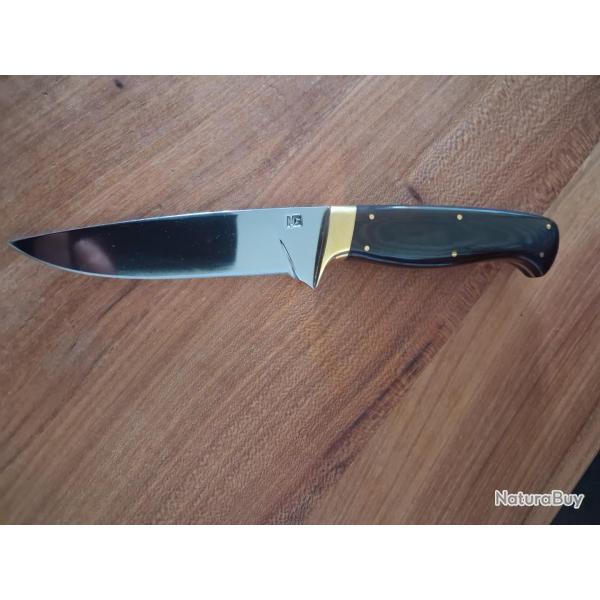 Couteau lame de11 CMS manche  en micarta garde en laiton etui en cuir  couteau R�alis� par  MG