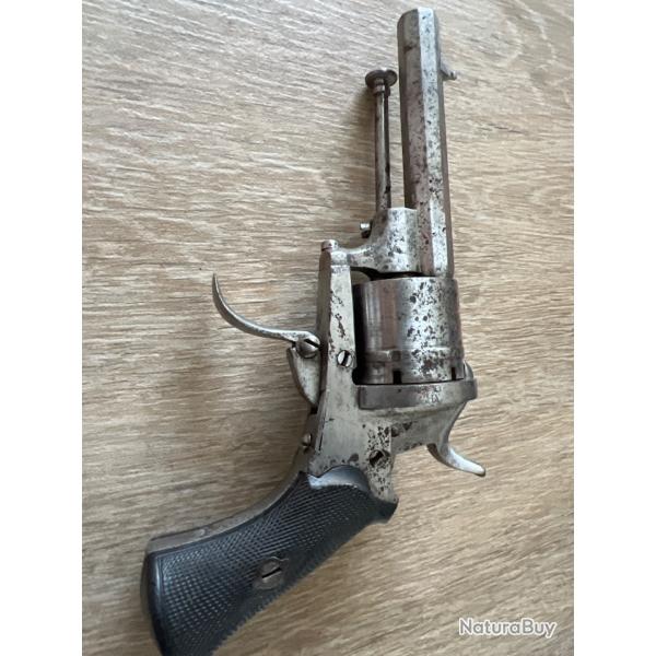 Revolver a broches Belge type LEFAUCHEUX    calibre 7 mm             2