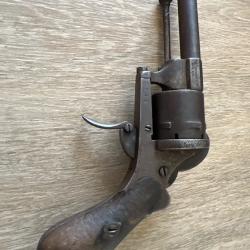 R&eacute;volver a broches Belge LEFAUCHEUX num&eacute;rot&eacute; en calibre 7 mm           4