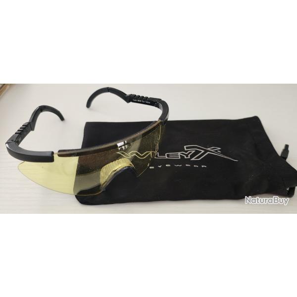Lunettes de soleil tactiques SABER ADVANCED, monture noire, verres jaunes Marque WILEY X