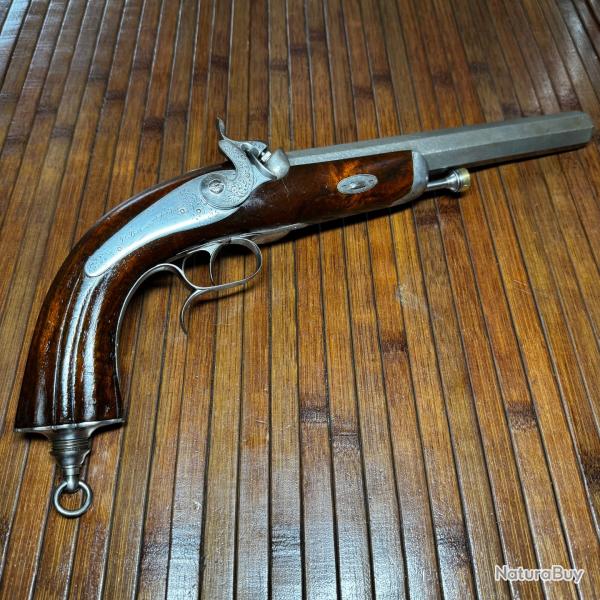 BEAU PISTOLET DE TIR A PERCUSSION SIGN�E PAUL BOITARD A SAINT ETIENNE
