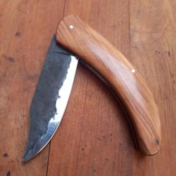 Gros Couteau ARTISANAL FORG&Eacute; BERGER  Manche en OLIVIER Poncetage