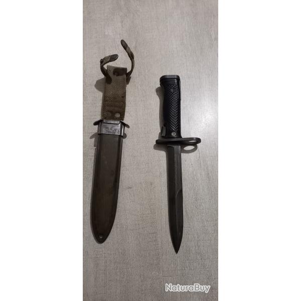 ba�onnette am�ricaine mod�le M6 accompagn�e de son fourreau mod�le M8A1