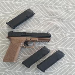&Agrave; vendre POLYM&Egrave;RE P80 9X9MM tr&egrave;s bon &eacute;tat. Quasi neuf.