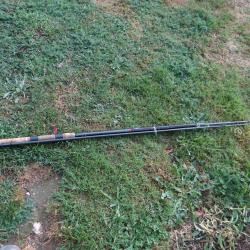 Vends canne truite au toc Garbolino, t&eacute;l&eacute;r&eacute;glabe de 4 &agrave; 6 m&egrave;tres , fil int&eacute;rieur, tr&egrave;s bon &eacute;tat.