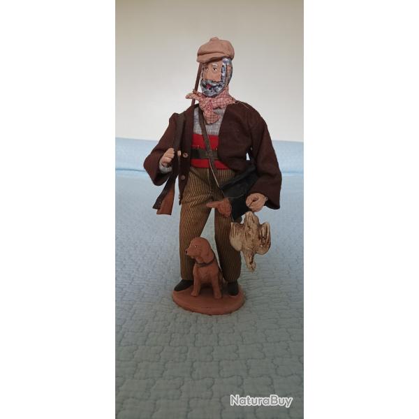 Statuette 31 cm Mat�riau : Terre cuite : CHASSEUR PAR DEVANT c�vennol avec son chien et gibier
