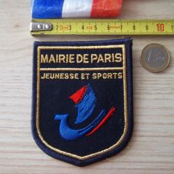 &eacute;cusson mairie Paris jeunesse et sport insigne collection