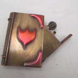 un  briquet de poilu  tr&eacute;s bon &eacute;tat