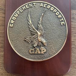 Plaque du Groupement A&eacute;roport&eacute; GAP