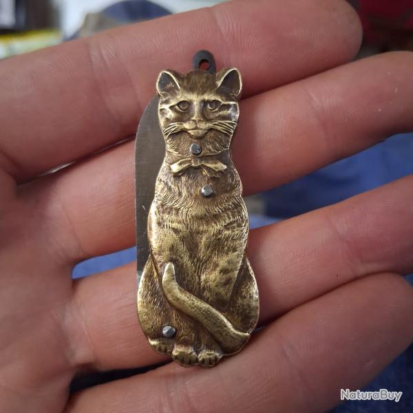 figural pocket knife cat