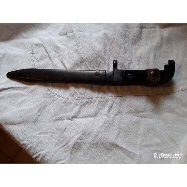 Ba�onnette  AK47russe  DDR en tr�s bon �tat voir photos couleurs  noire lame pas ab�m�