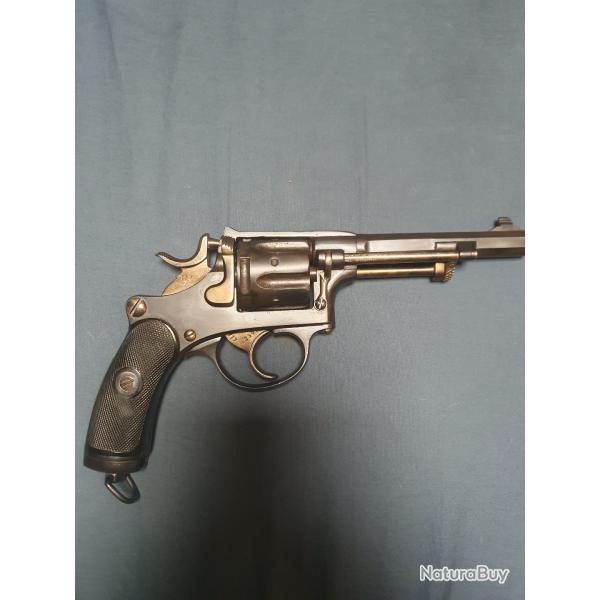 Revolver d'ordonnance Suisse mod�le 1882 calibre 7.5 et 32 S&WL