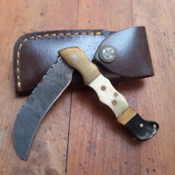 Couteau Serpette Damas Manche en Corne et Os avec &Eacute;tui en cuir