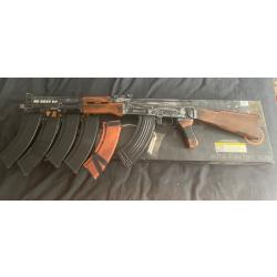 Lot AK47 airsoft + gilets et ceinture