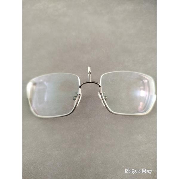 Insert lunettes