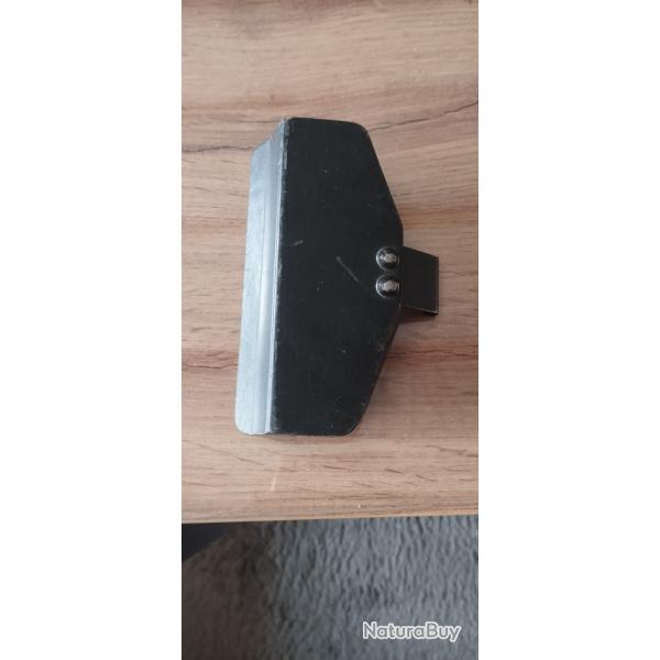 Appui joue 1er mod�le FAMAS