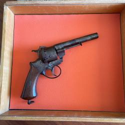 Beau revolver &agrave; broches, Lefaucheux, double action, calibre 11 mm,