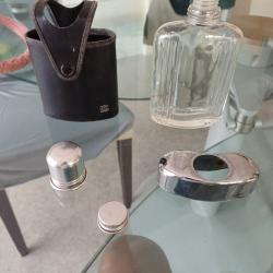 Magnifique flasque &agrave; alcool vintage en parfait &eacute;tat