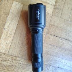 Lampe torche tactique Fenix TK25 Red Version
