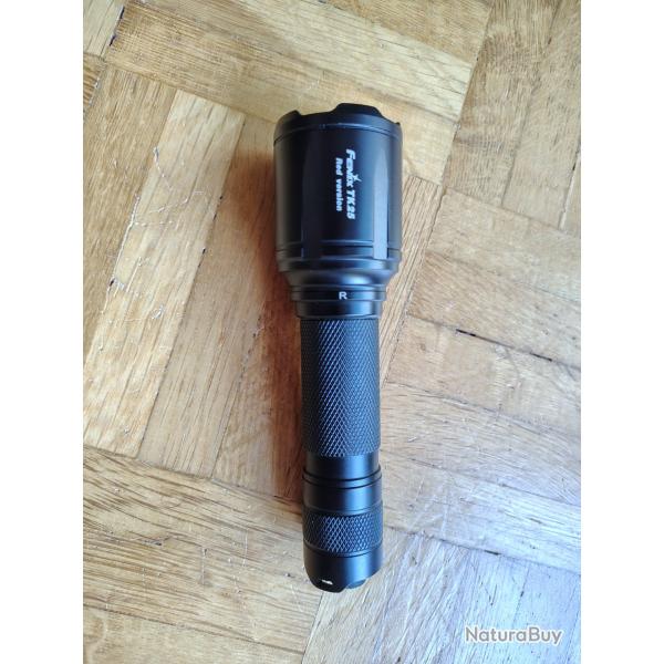 Lampe torche tactique Fenix TK25 Red Version