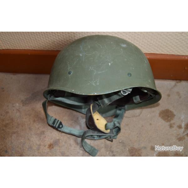 CASQUE DE PARACHUTISTE DE 1983   en tr�s bon �tat