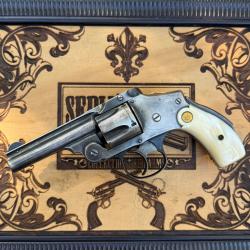 SMITH & WESSON  .38 S&W- 4TH MODEL - SAFETY HAMMERLESS - NACRE -