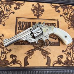 Beau Smith & Wesson 4th model .32sw Double Action - plaquettes nacre - fin XIXe
