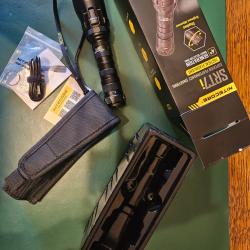 Lampe NITECORE SRT7i
