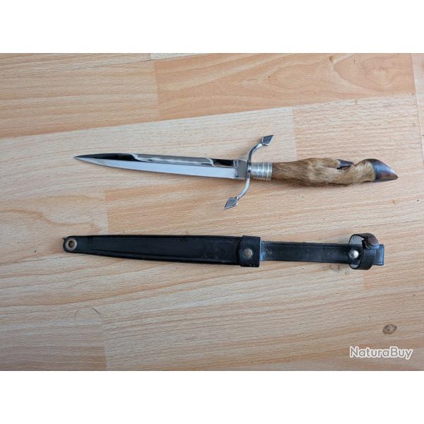 Superbe dague de chasse traditionnelle - Manche en pied de chevreuil (31 cm)