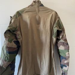 Chemise UBAS arm&eacute;e