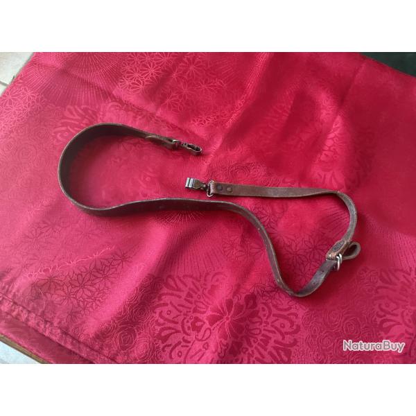 Bretelle ancienne en cuir � attaches rapides, pas de prix de r�serve