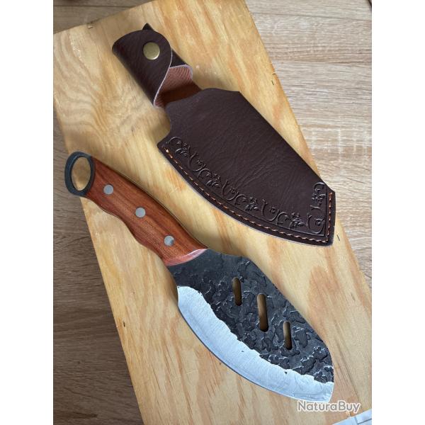 Couteau avec �tui forme particuli�re Neuf