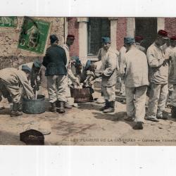 carte  postale   militaria  -  corv&eacute;e de vaiselle
