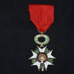 ETOILE DE CHEVALIER DE LA LEGION D'HONNEUR-4&deg; REPUBLIQUE-FRENCH LEGION OF HONOR 1946-2&deg;WW
