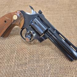 Colt Diamondback .38 Special - 4 pouces  - Excellent &eacute;tat tr&egrave;s jolie crosse