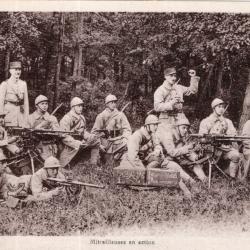 - carte postale  - militaria - mitrailleuse en action
