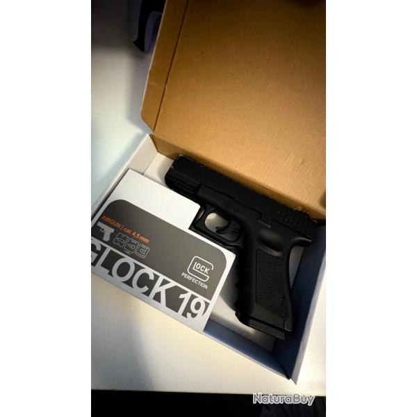 Glock 19 Cartouche CO2 4,5mm Full M�tal Bille en Acier