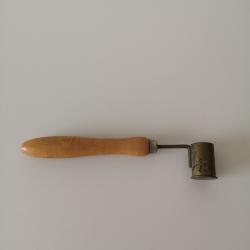 Cuill&egrave;re Doseuse ancienne