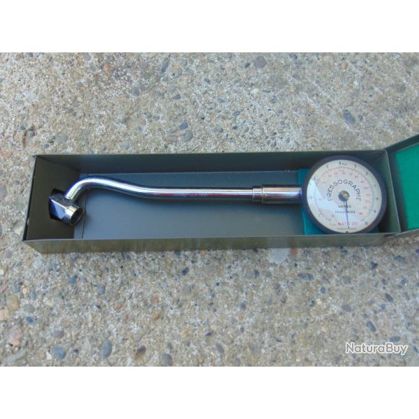 PRESSOGRAPHE ARM�E FRAN�AISE TYPE 261 NATO dans son bo�tier m�tal