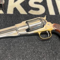 Magnifique r&eacute;plique Pietta Remington 1858  44 PN